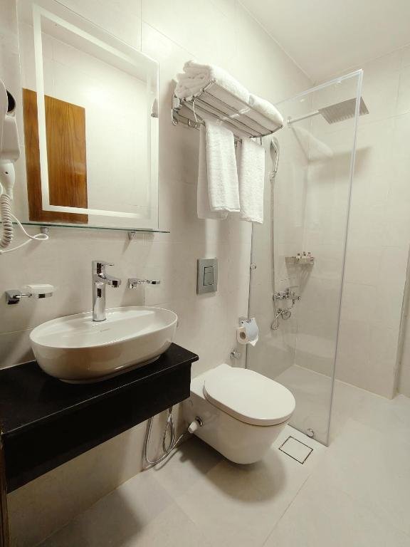 Double or Twin Room with Balcony & Pyramids View