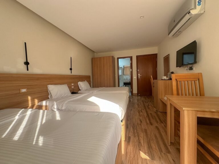 Triple Room with Balcony & Pyramids View